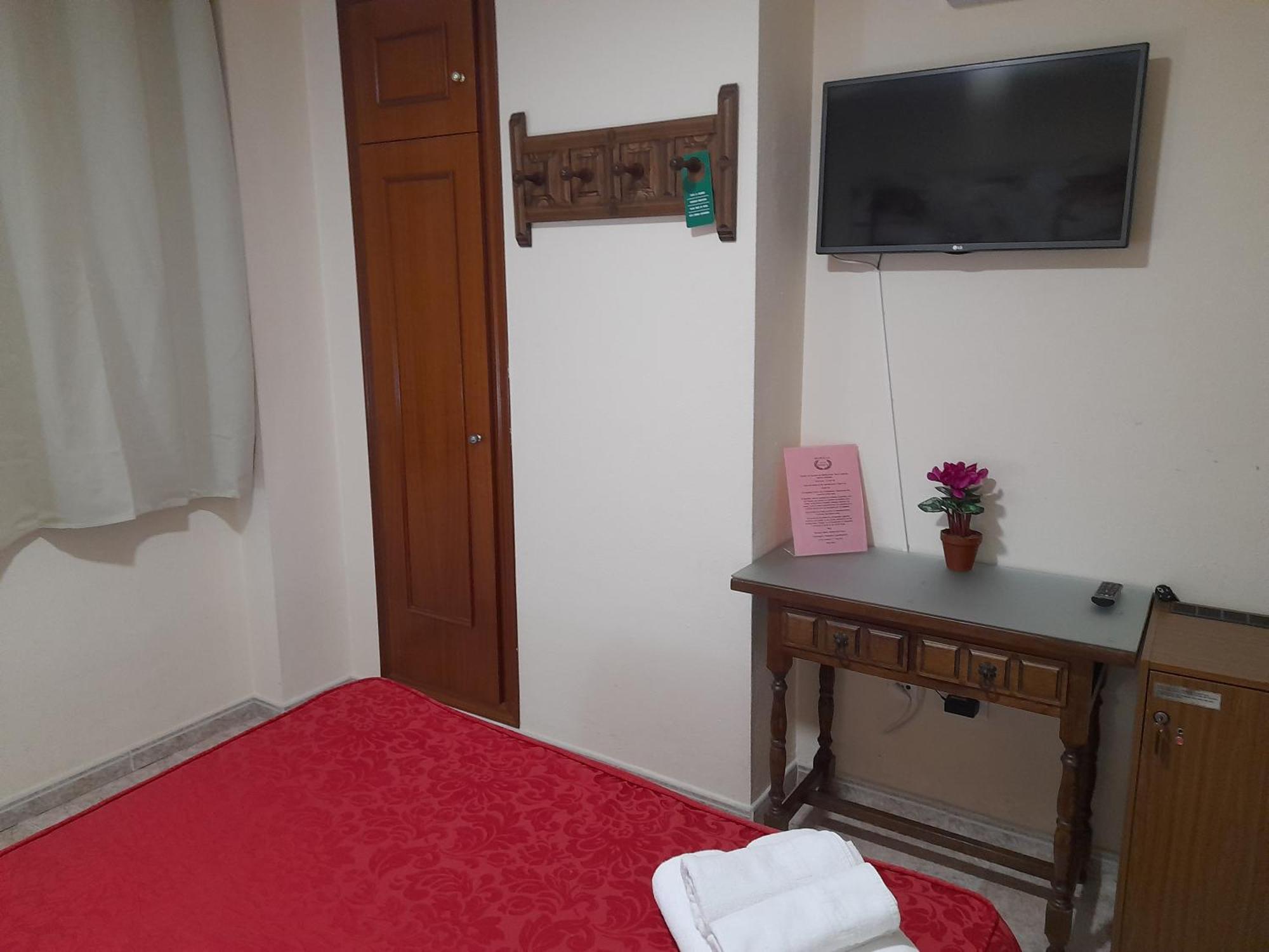 Hostal San Roque Guadalajara Exteriör bild