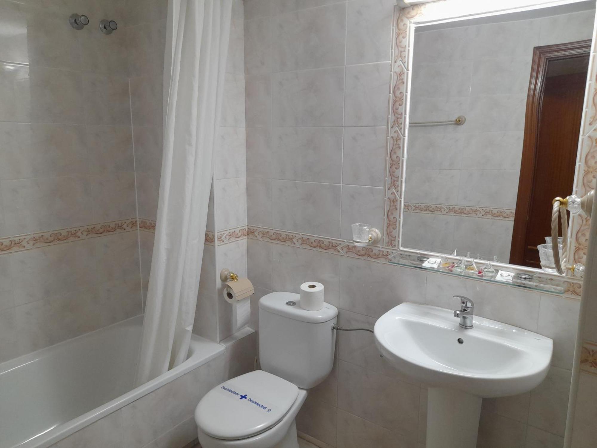 Hostal San Roque Guadalajara Exteriör bild