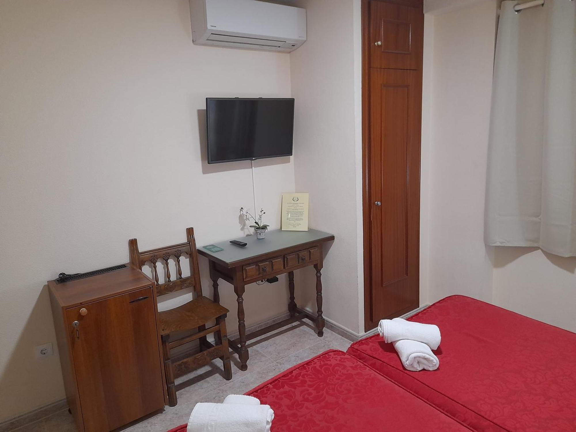 Hostal San Roque Guadalajara Exteriör bild