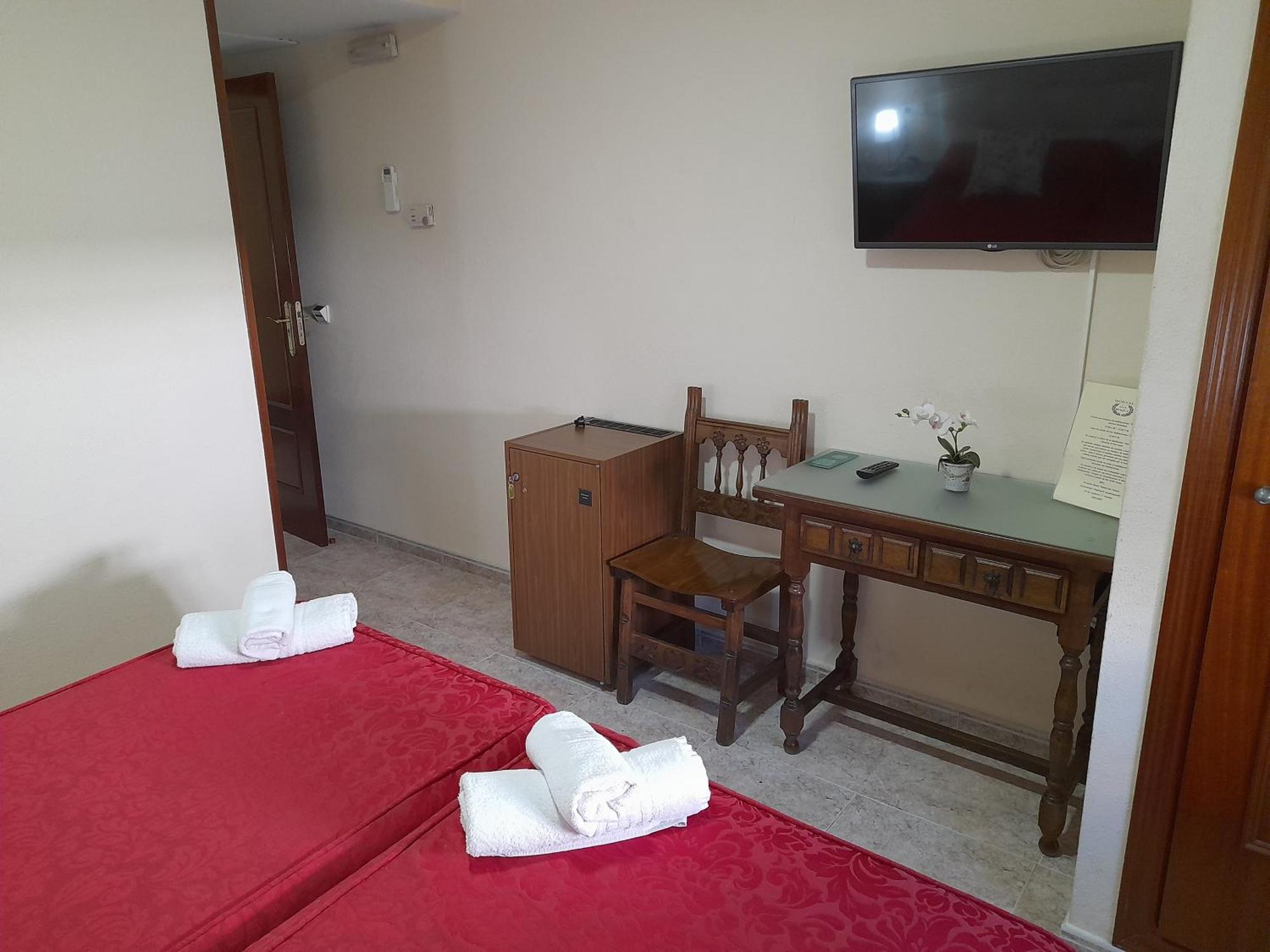 Hostal San Roque Guadalajara Exteriör bild