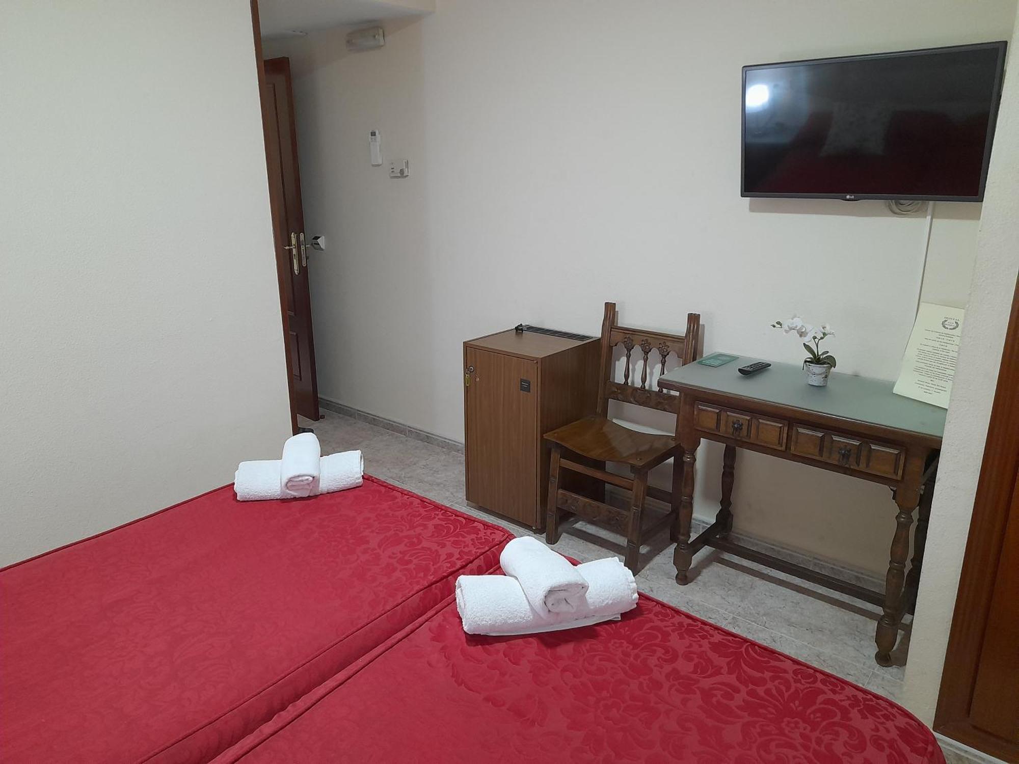 Hostal San Roque Guadalajara Exteriör bild