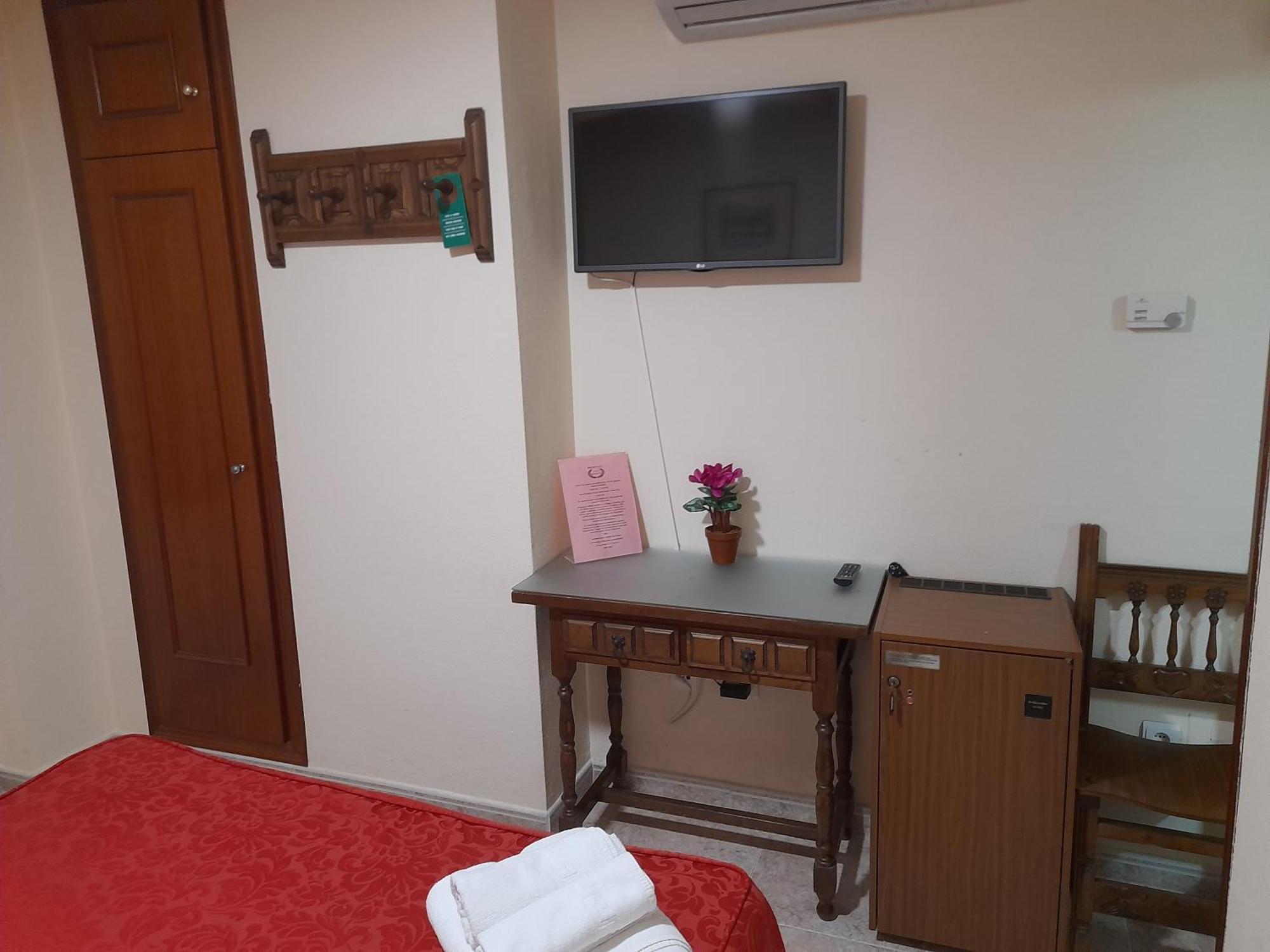 Hostal San Roque Guadalajara Exteriör bild