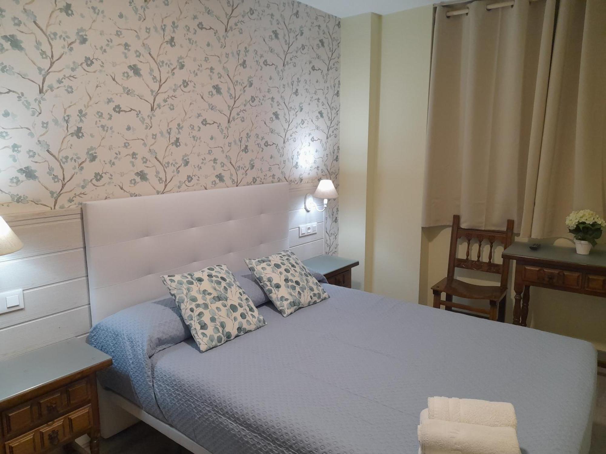 Hostal San Roque Guadalajara Exteriör bild