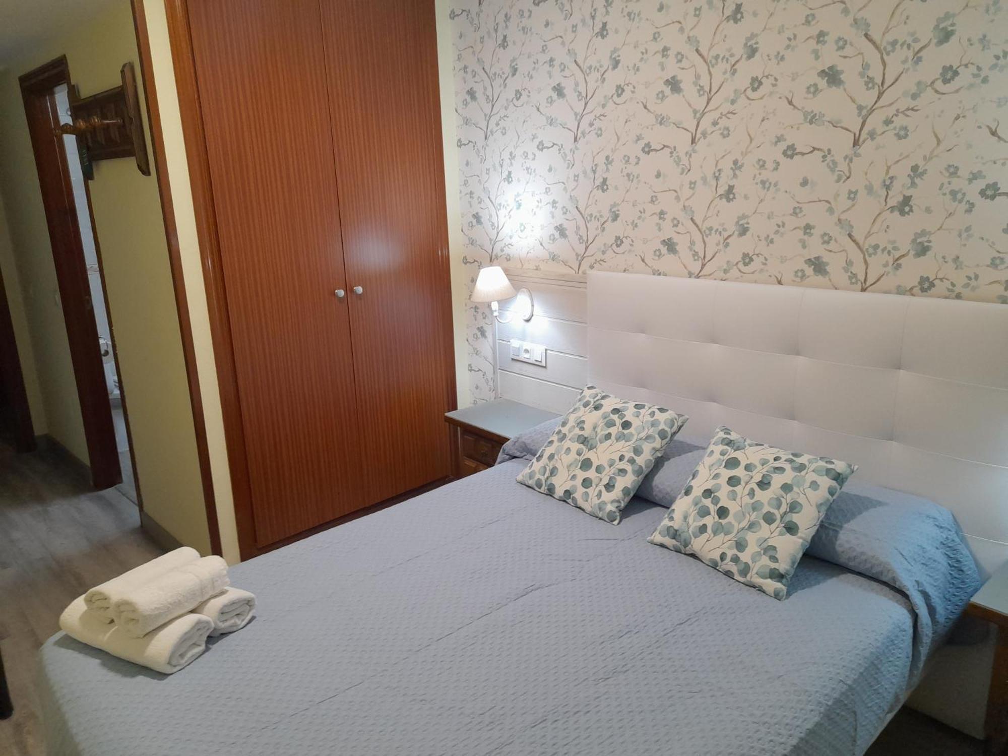 Hostal San Roque Guadalajara Exteriör bild