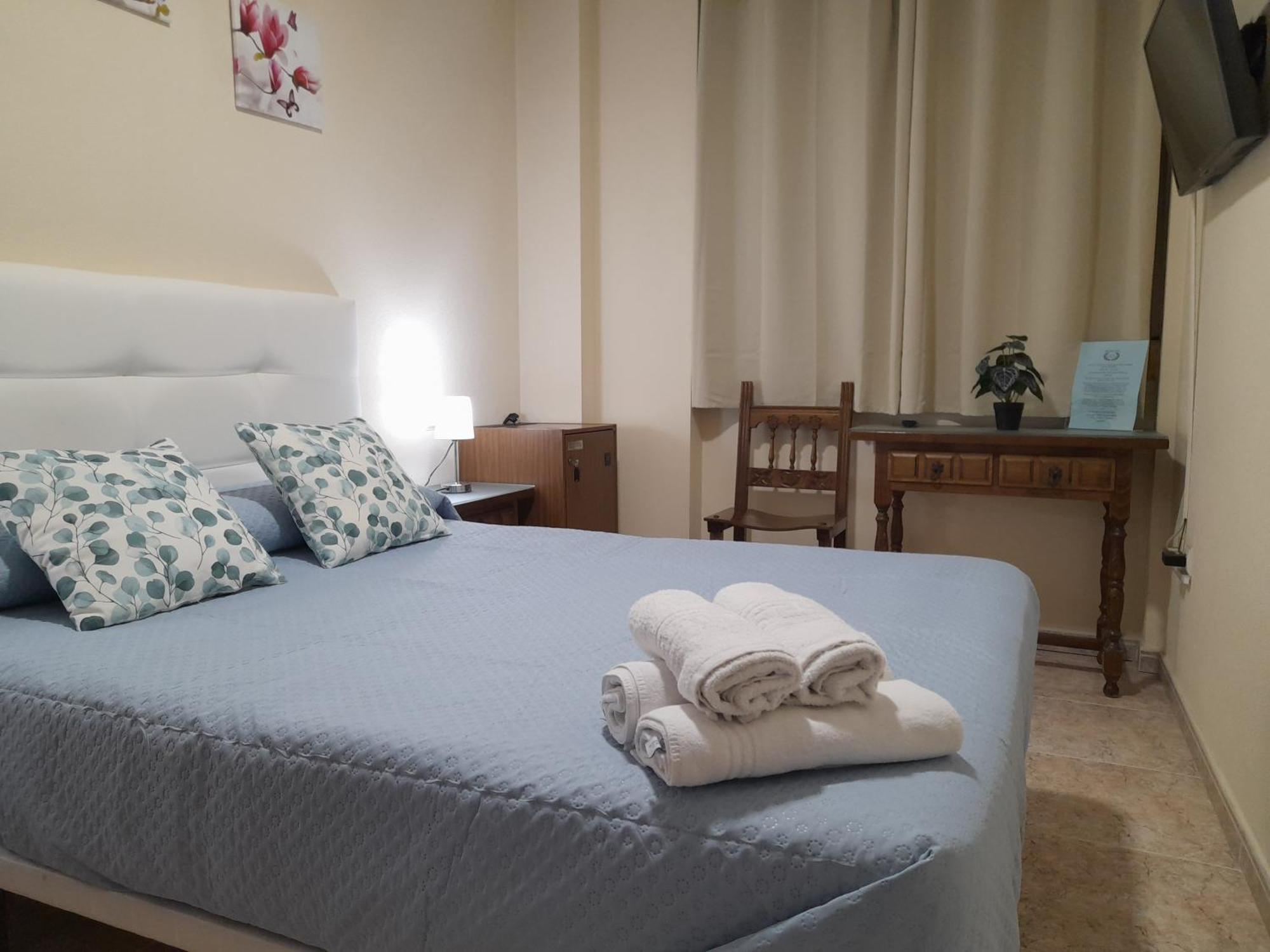 Hostal San Roque Guadalajara Exteriör bild